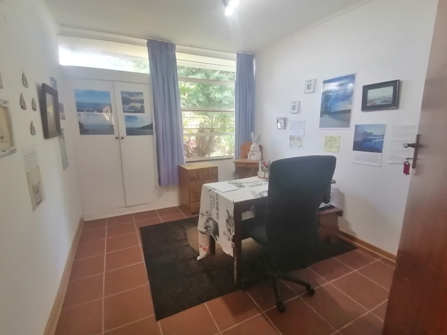 5 Bedroom Property for Sale in Monument Gauteng