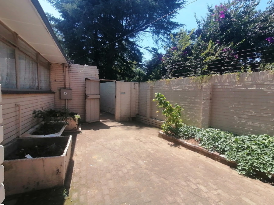 5 Bedroom Property for Sale in Monument Gauteng