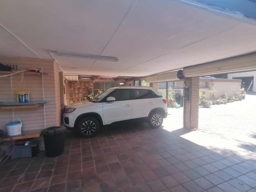 5 Bedroom Property for Sale in Monument Gauteng