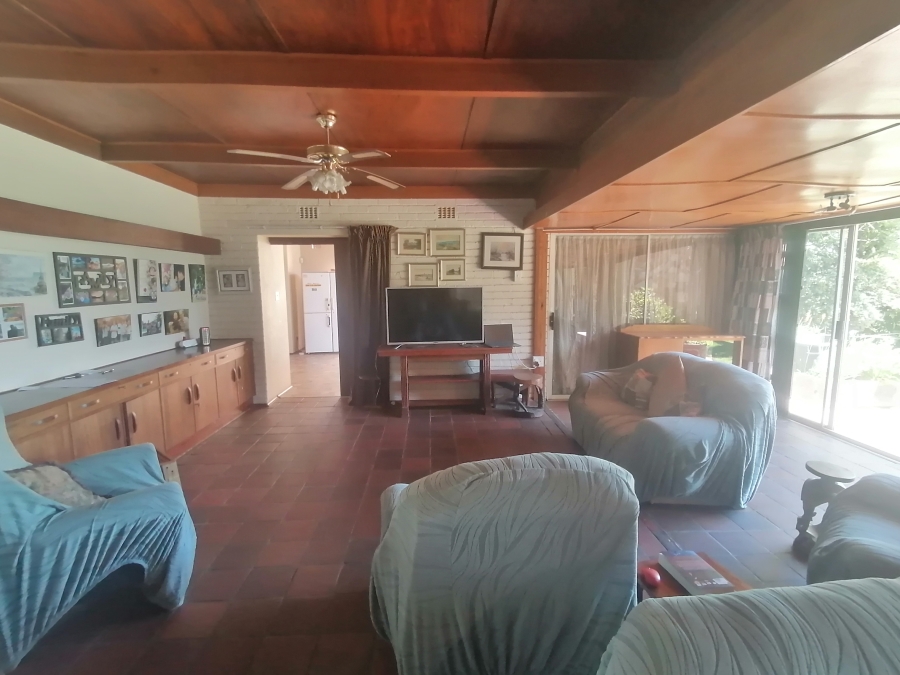 5 Bedroom Property for Sale in Monument Gauteng