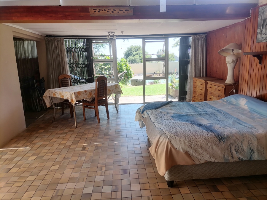 5 Bedroom Property for Sale in Monument Gauteng