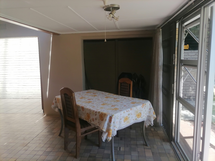 5 Bedroom Property for Sale in Monument Gauteng