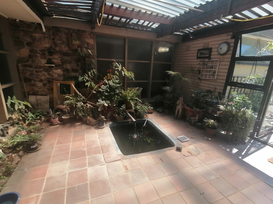 5 Bedroom Property for Sale in Monument Gauteng