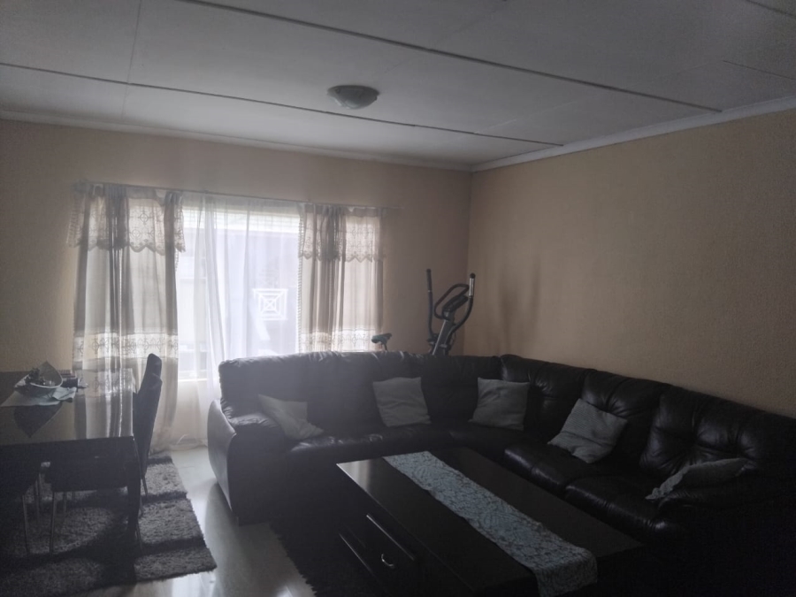 2 Bedroom Property for Sale in Birchleigh Gauteng