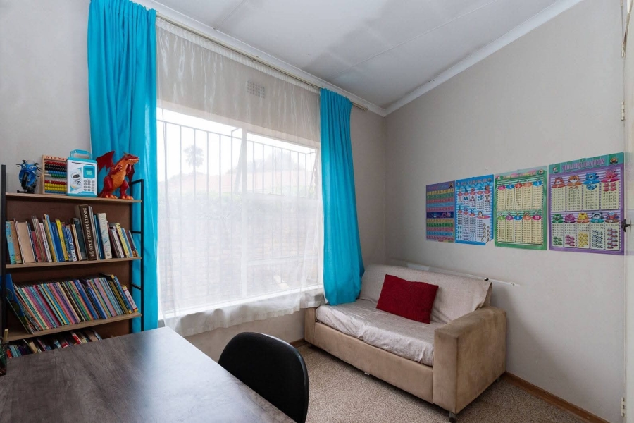 6 Bedroom Property for Sale in Edleen Gauteng