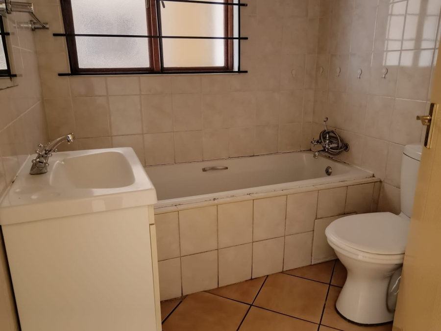 2 Bedroom Property for Sale in Kenleaf Gauteng