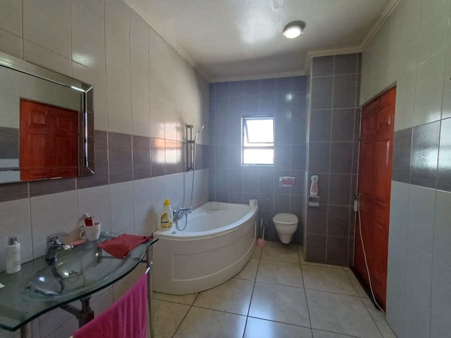 5 Bedroom Property for Sale in Vanderbijlpark SW 5 Gauteng