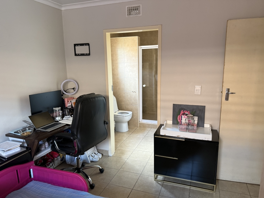 3 Bedroom Property for Sale in Thatch Hill Estate Gauteng