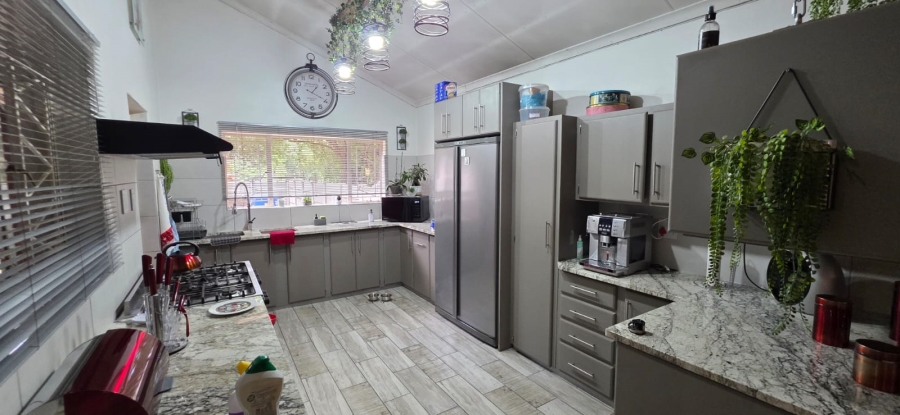 5 Bedroom Property for Sale in Bedworth Park Gauteng