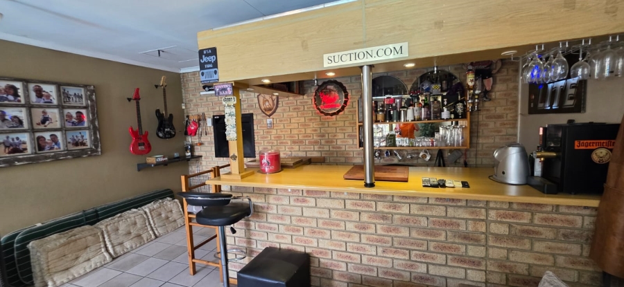 5 Bedroom Property for Sale in Bedworth Park Gauteng