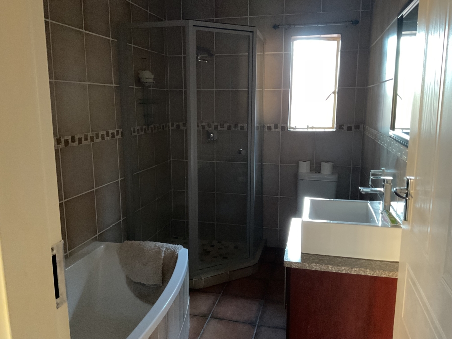 3 Bedroom Property for Sale in Eldoraigne Gauteng