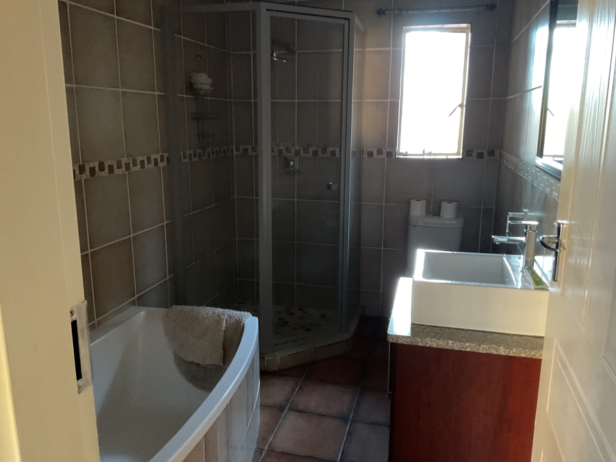 3 Bedroom Property for Sale in Eldoraigne Gauteng