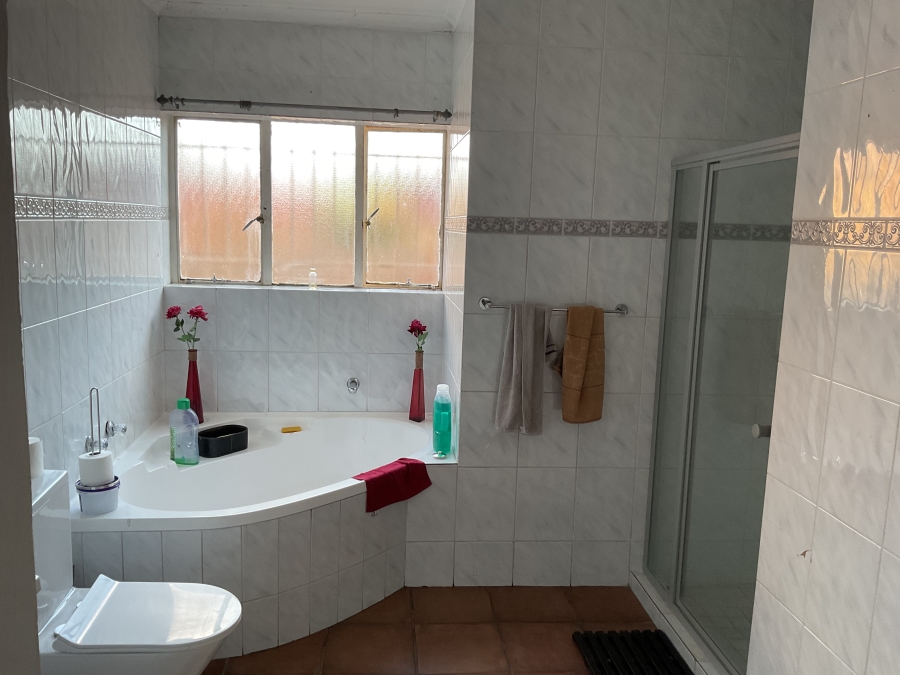 3 Bedroom Property for Sale in Eldoraigne Gauteng