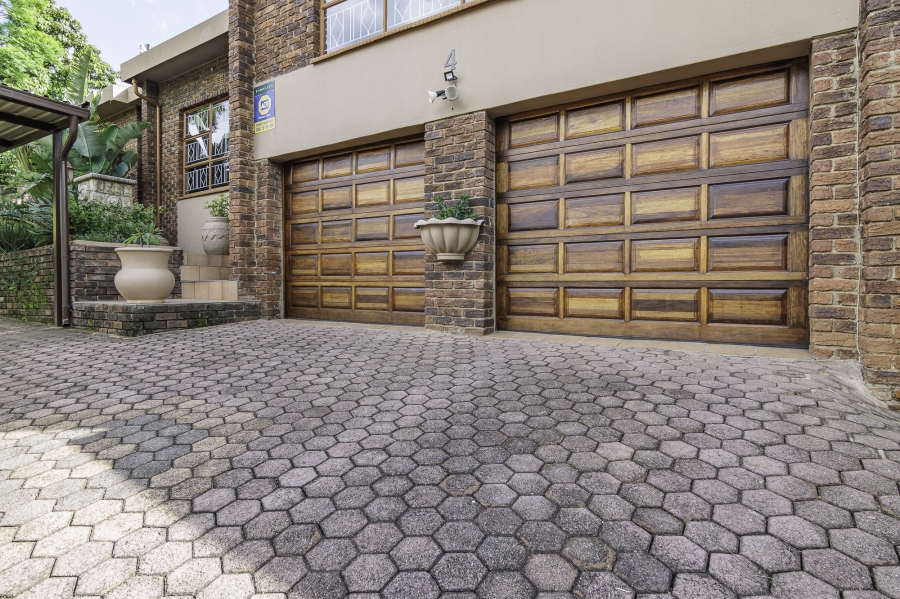 3 Bedroom Property for Sale in Helderkruin Gauteng