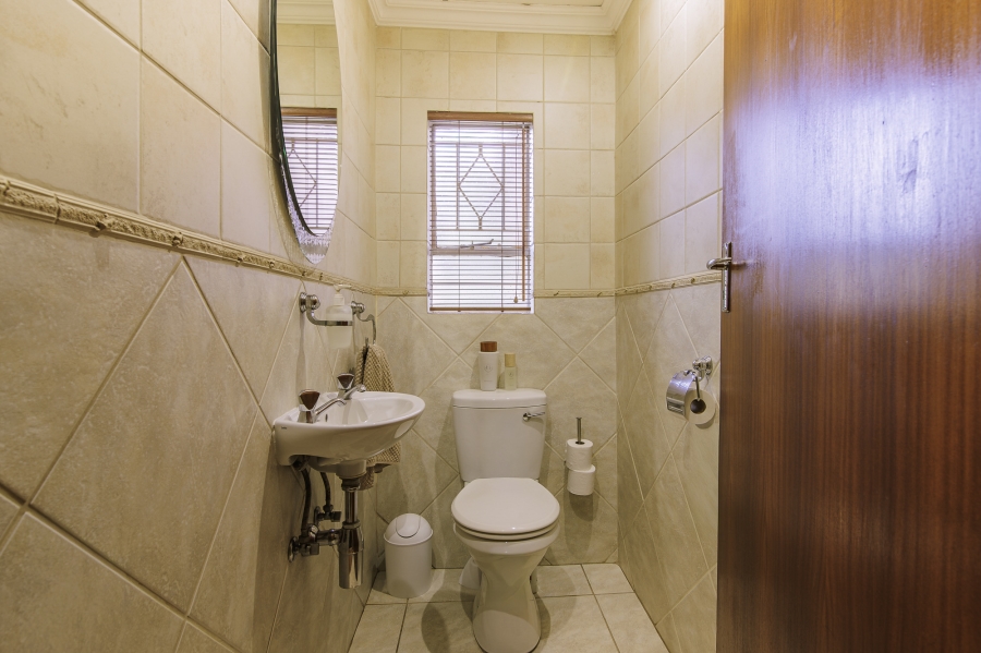 3 Bedroom Property for Sale in Helderkruin Gauteng