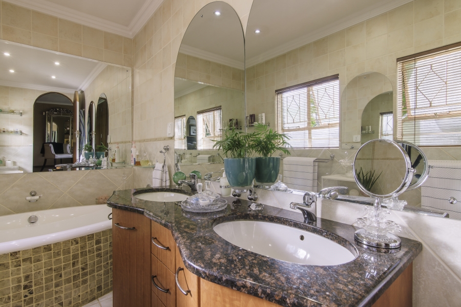 3 Bedroom Property for Sale in Helderkruin Gauteng