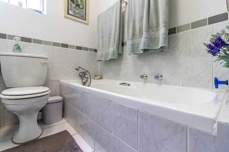 2 Bedroom Property for Sale in Morningside Gauteng