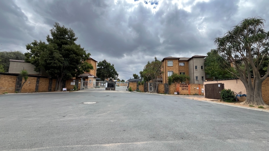2 Bedroom Property for Sale in Birchleigh Gauteng