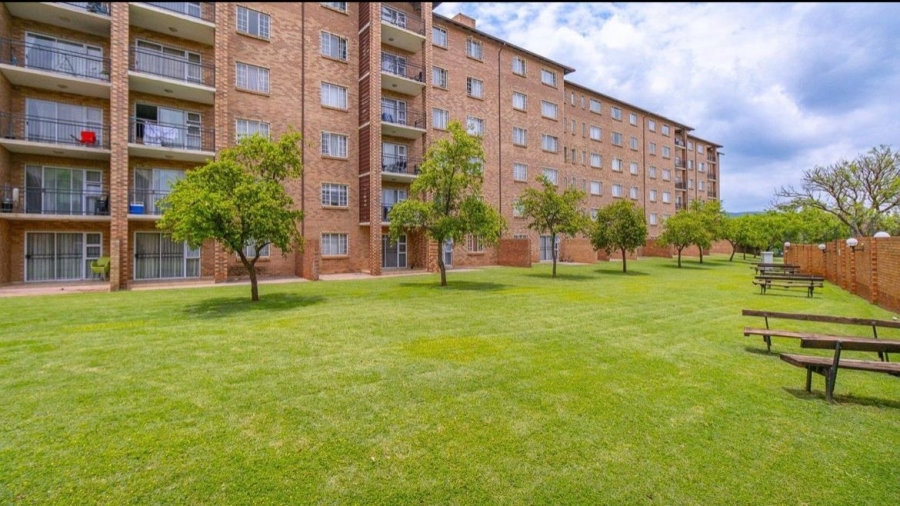 1 Bedroom Property for Sale in Annlin-wes Gauteng