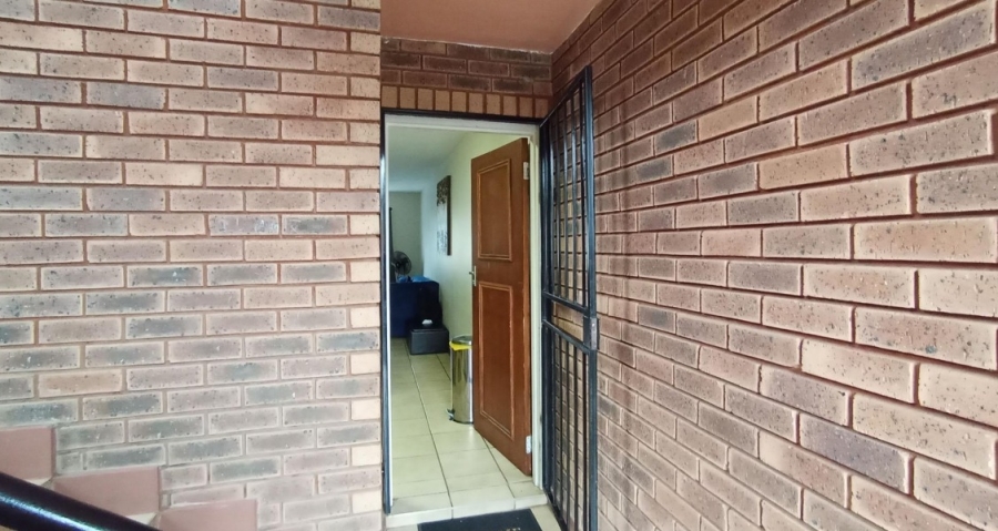 1 Bedroom Property for Sale in Annlin-wes Gauteng