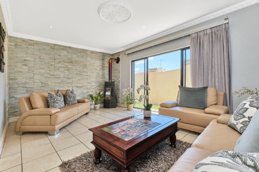 5 Bedroom Property for Sale in Bryanston Gauteng