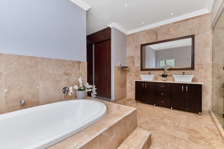 5 Bedroom Property for Sale in Bryanston Gauteng