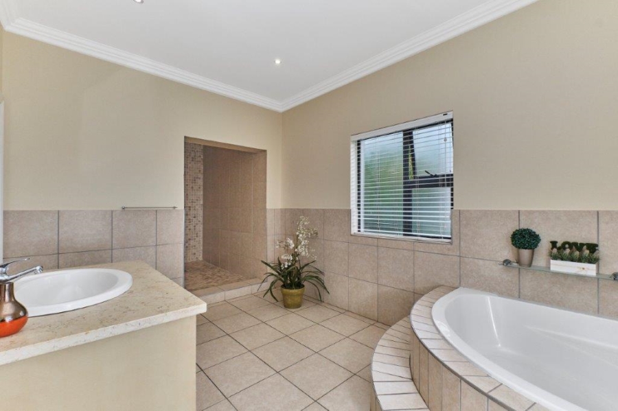 5 Bedroom Property for Sale in Bryanston Gauteng