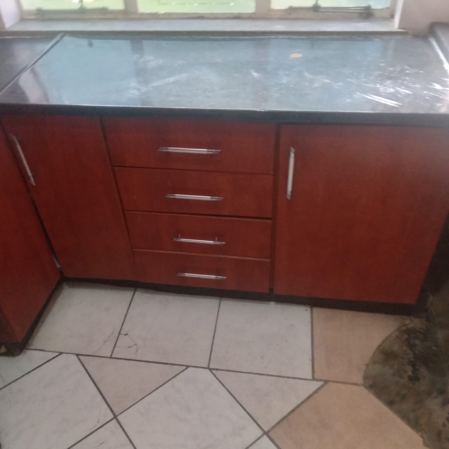 2 Bedroom Property for Sale in Kew Gauteng