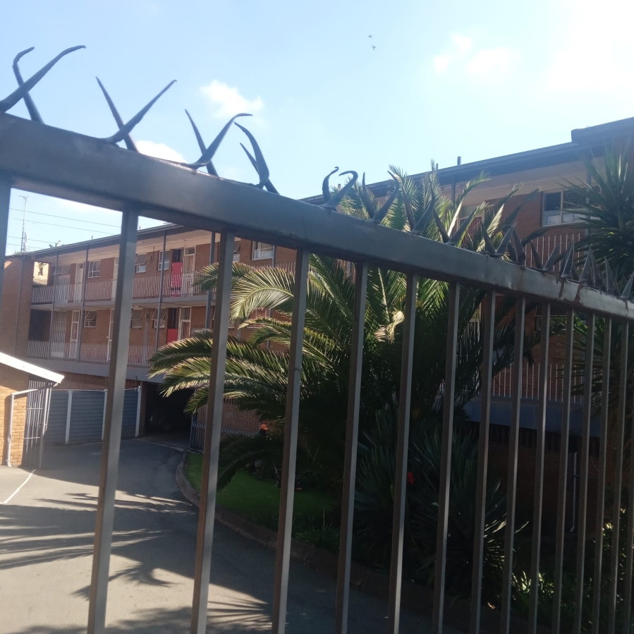 2 Bedroom Property for Sale in Kew Gauteng