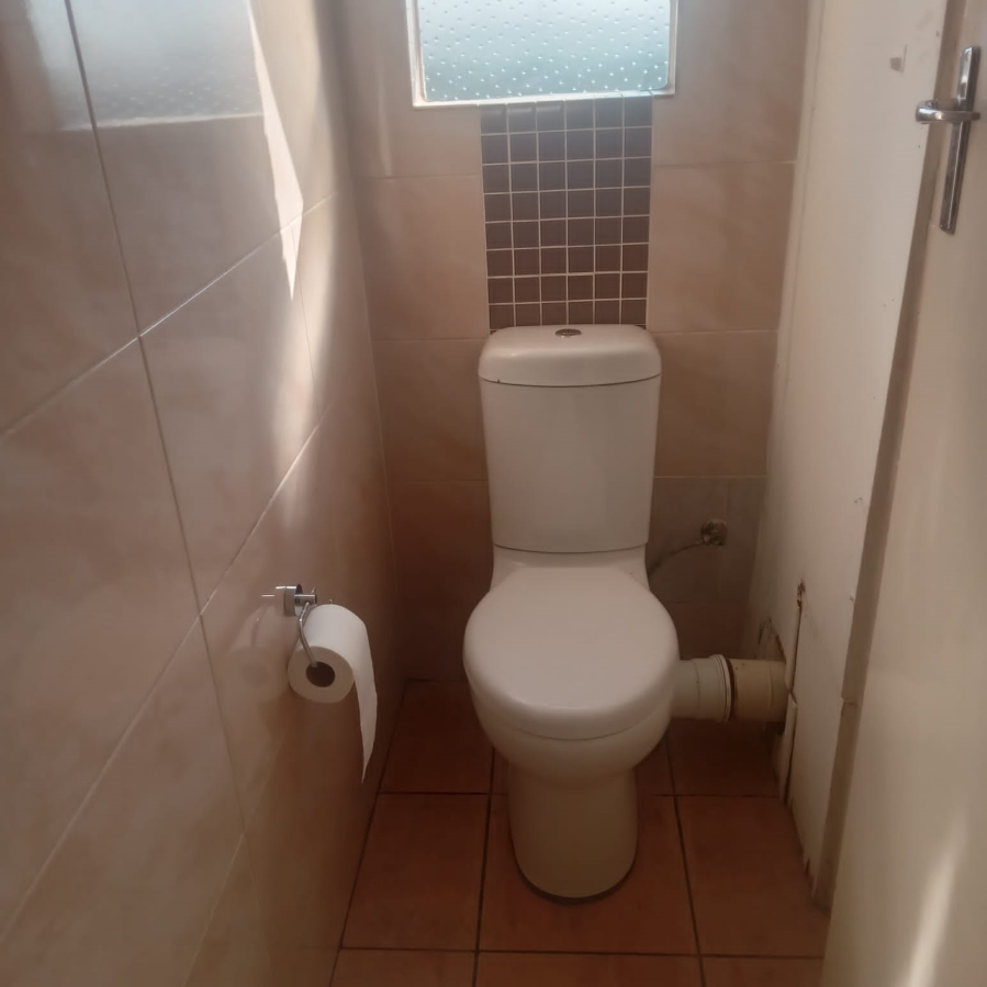 2 Bedroom Property for Sale in Kew Gauteng