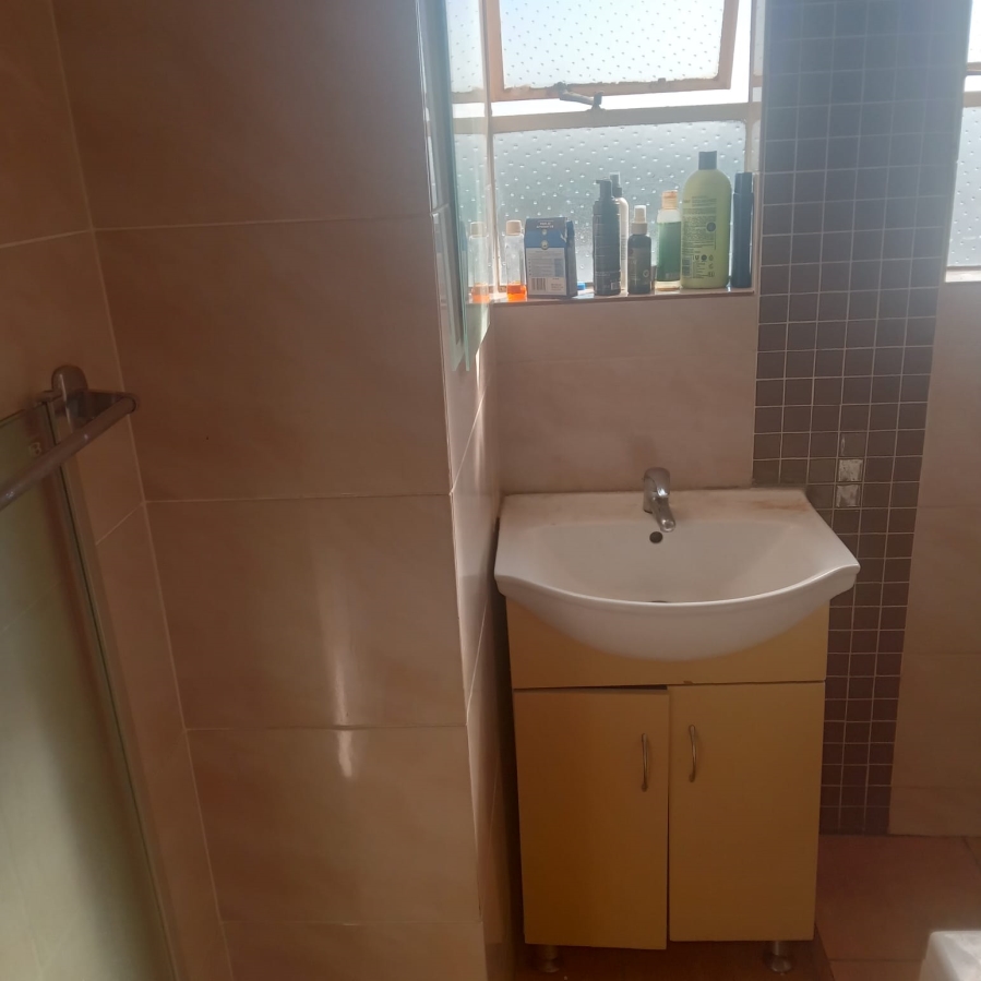 2 Bedroom Property for Sale in Kew Gauteng