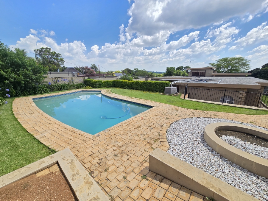 4 Bedroom Property for Sale in Waterkloof Ridge Gauteng