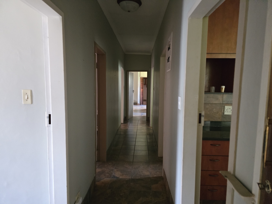 4 Bedroom Property for Sale in Waterkloof Ridge Gauteng