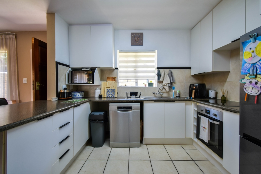 2 Bedroom Property for Sale in Moreleta Park Gauteng