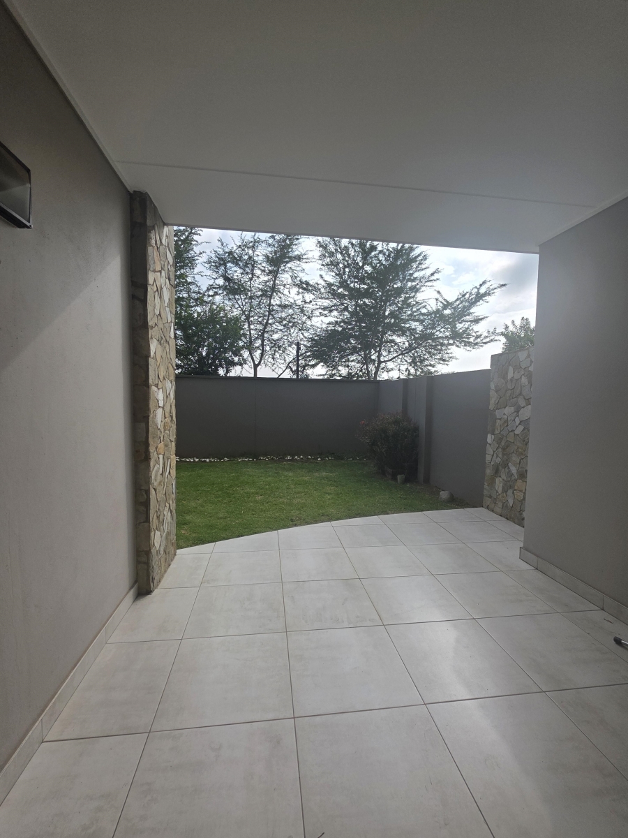 To Let 3 Bedroom Property for Rent in Waterfall Gauteng