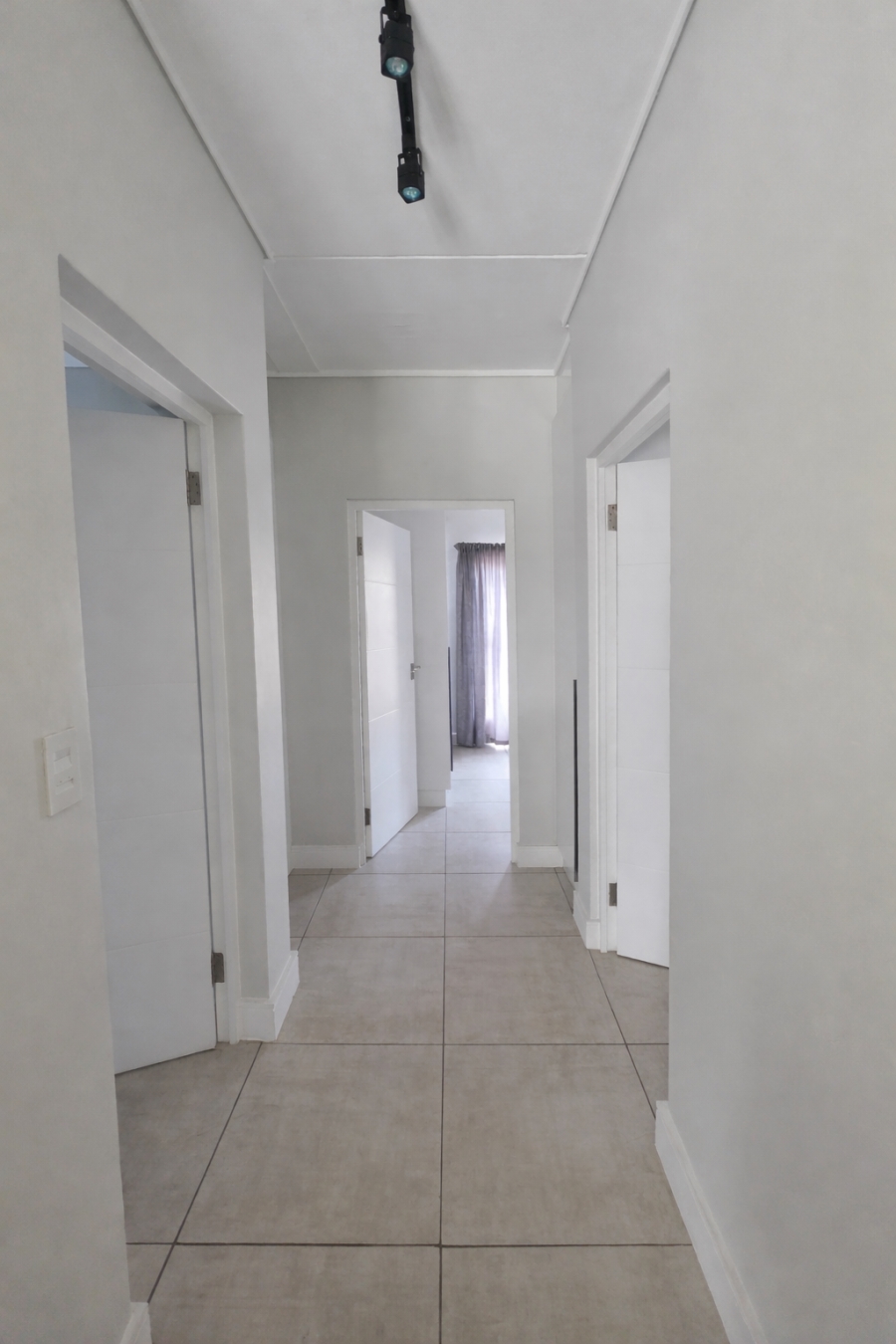 To Let 3 Bedroom Property for Rent in Waterfall Gauteng