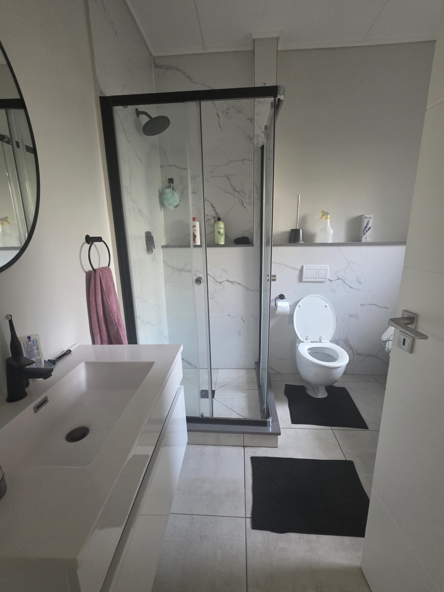 To Let 3 Bedroom Property for Rent in Waterfall Gauteng