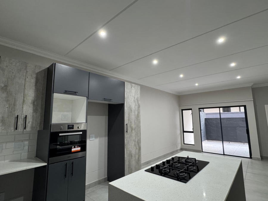 To Let 2 Bedroom Property for Rent in Bryanston Gauteng