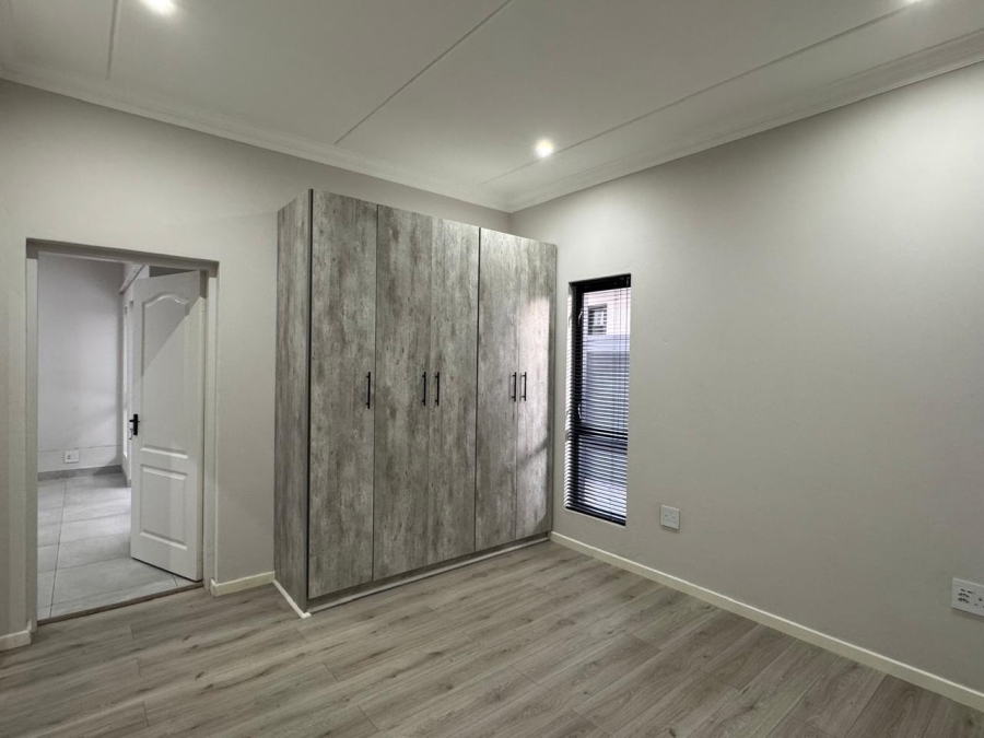 To Let 2 Bedroom Property for Rent in Bryanston Gauteng