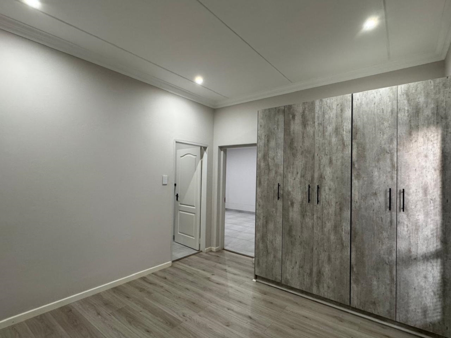 To Let 2 Bedroom Property for Rent in Bryanston Gauteng