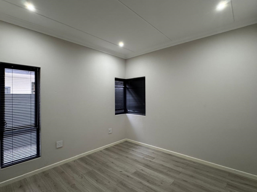 To Let 2 Bedroom Property for Rent in Bryanston Gauteng