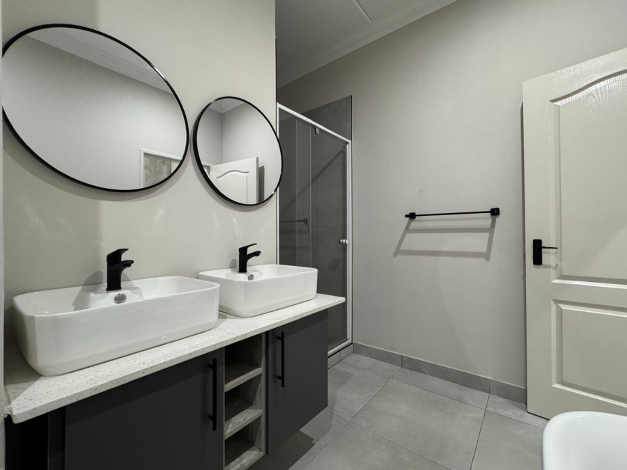 To Let 2 Bedroom Property for Rent in Bryanston Gauteng