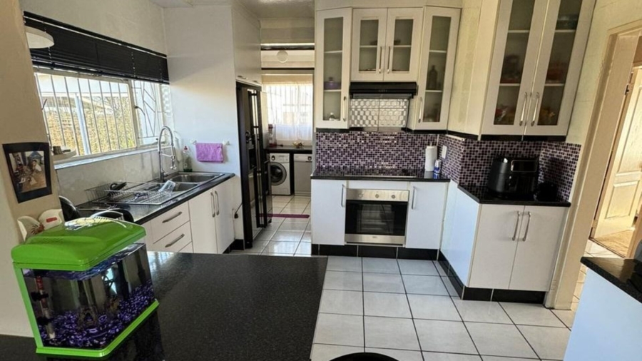 3 Bedroom Property for Sale in Sonland Park Gauteng