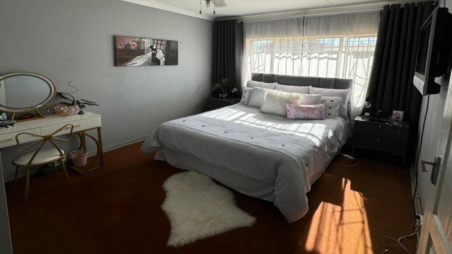 3 Bedroom Property for Sale in Sonland Park Gauteng
