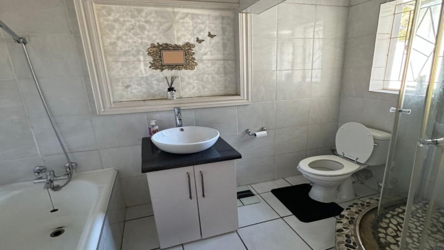 3 Bedroom Property for Sale in Sonland Park Gauteng