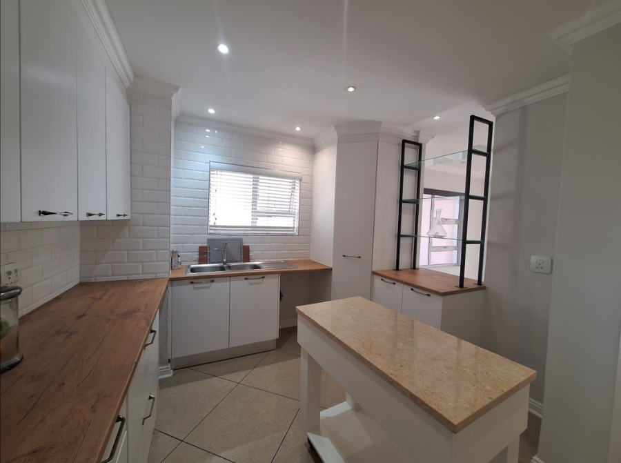 2 Bedroom Property for Sale in Greenstone Hill Gauteng