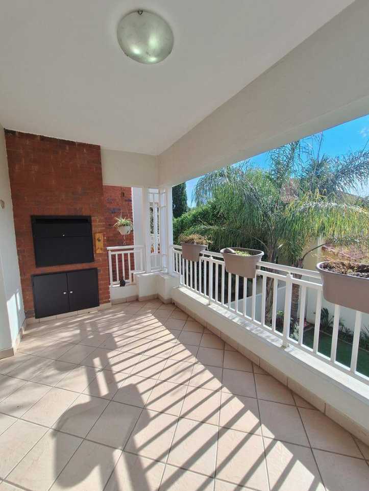 2 Bedroom Property for Sale in Greenstone Hill Gauteng
