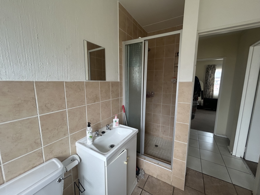 To Let 2 Bedroom Property for Rent in Vorna Valley Gauteng