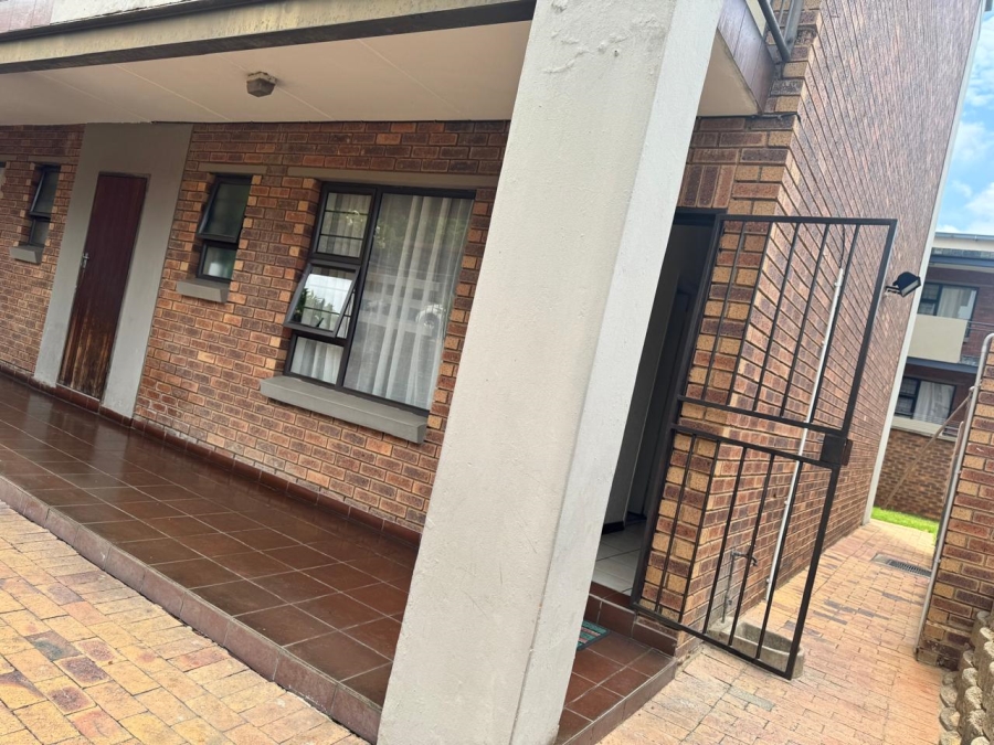 2 Bedroom Property for Sale in Hoogland Gauteng