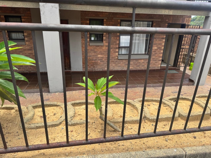 2 Bedroom Property for Sale in Hoogland Gauteng